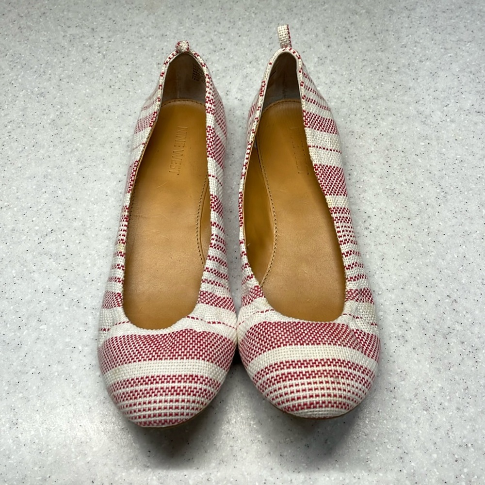 Nine West size 7 1/2 red and white flats